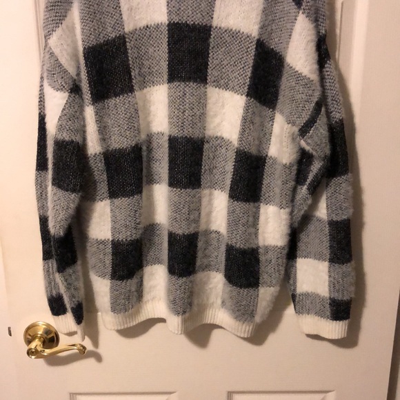 3/$15 - Time and Tru Sweater (8-10) (M) - Picture 3 of 8